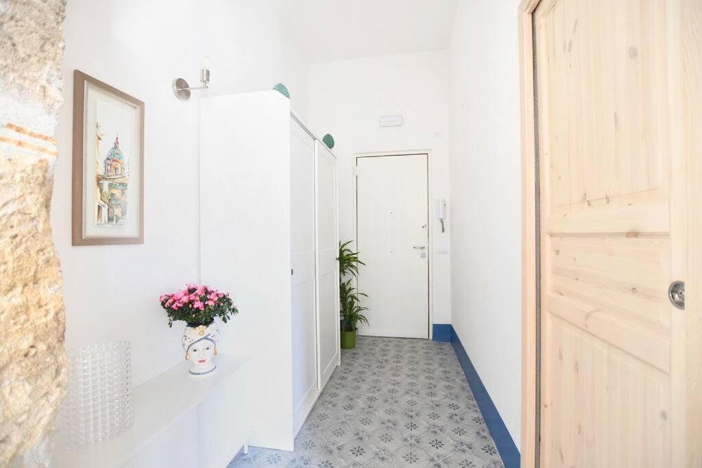 Iflat Dimora Del Cassaro Apartment ปาแลร์โม ภายนอก รูปภาพ