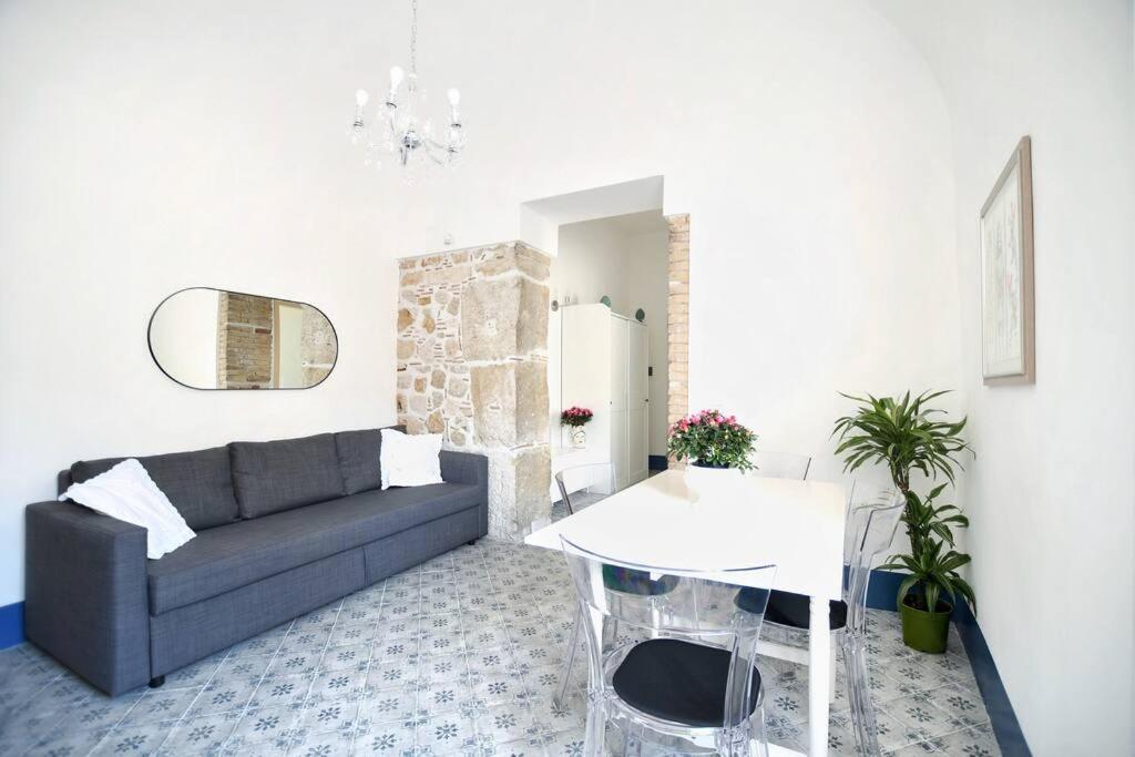Iflat Dimora Del Cassaro Apartment ปาแลร์โม ภายนอก รูปภาพ